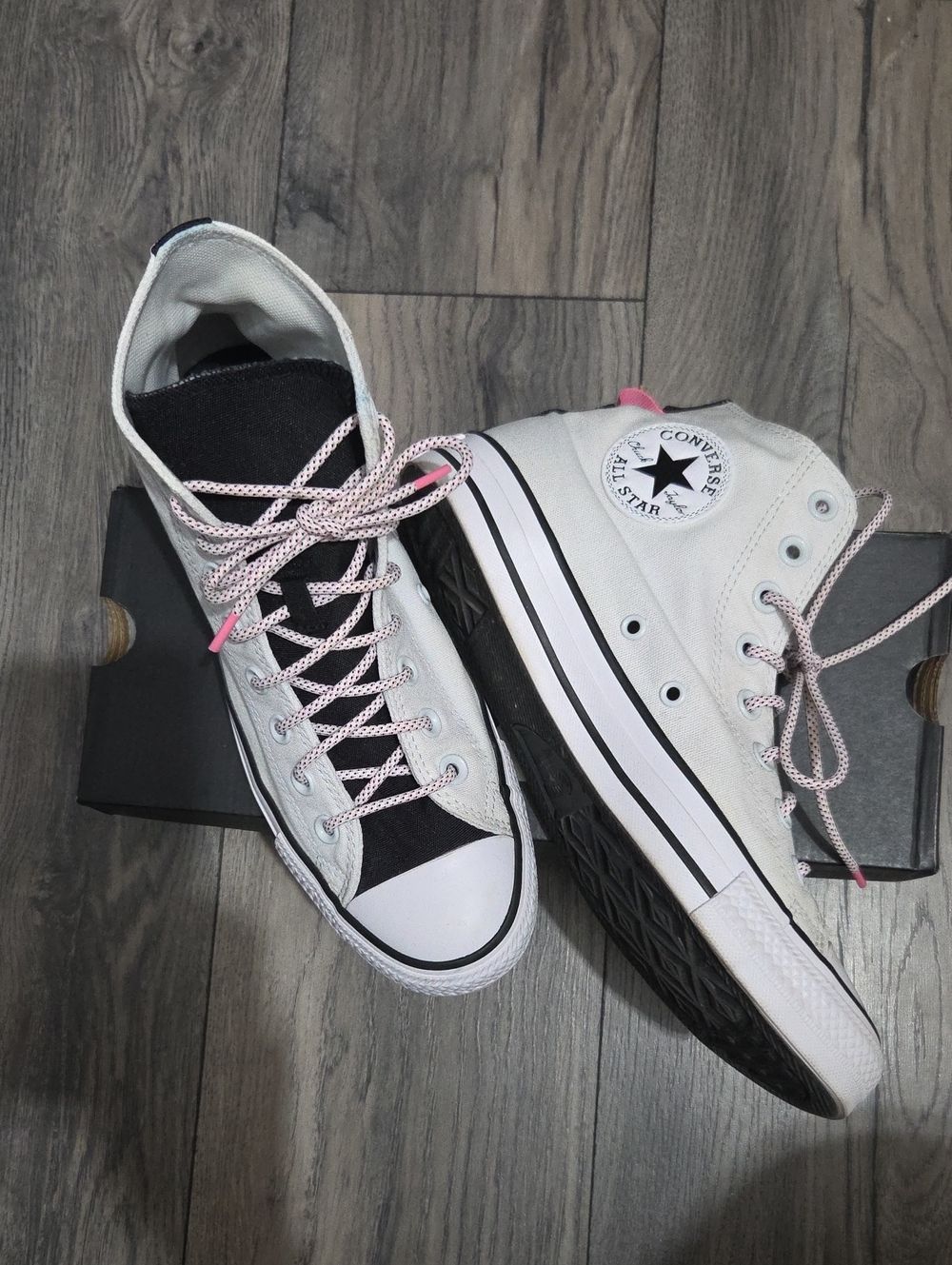 Converse Women White Black High-Top Sneakers with Pink Laces